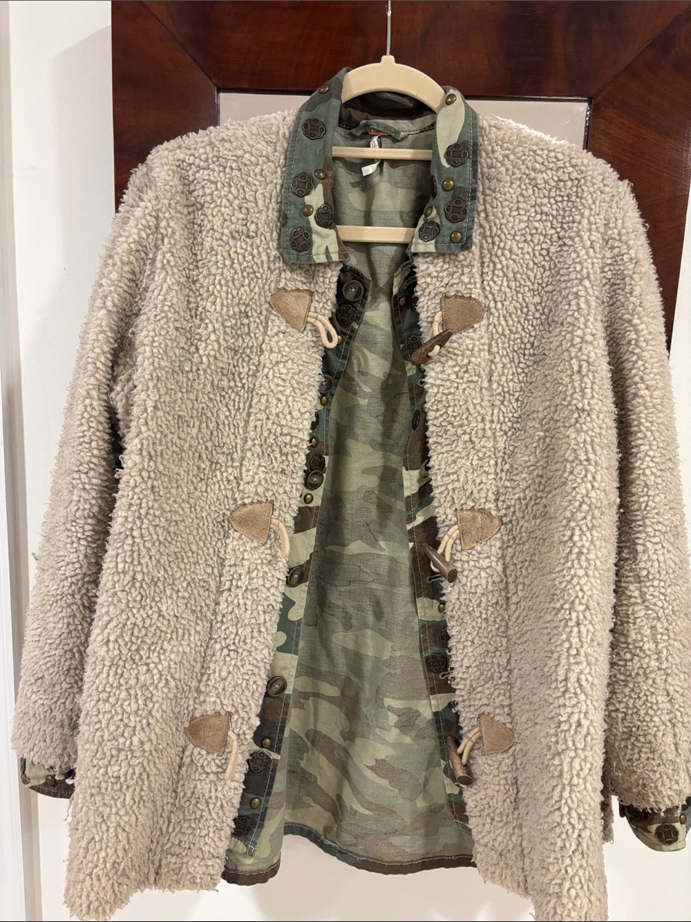 Free People Cream Sherpa Teddy Jacket with Green Camo cotton drill Lined size XS